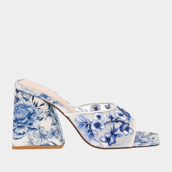 Betsey Johnson ROO BLUE FLORAL Heels - Picture 2 of 4